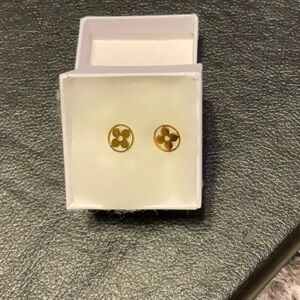 Fashion design earrings